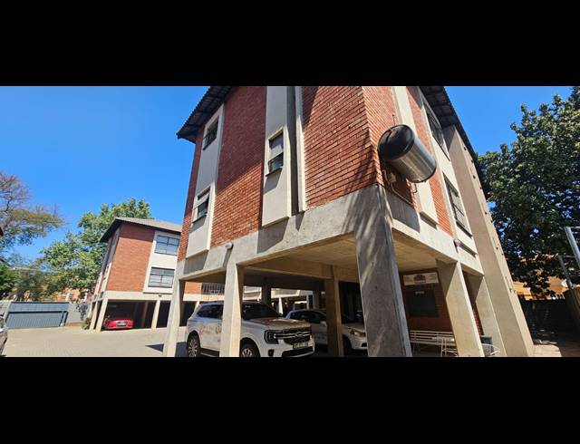 17 BEDROOM APARTMENT BLOCK FOR SALE IN RUSTENBURG CENTRAL